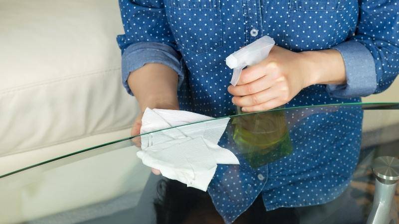 baking soda and vinegar glass cleaning