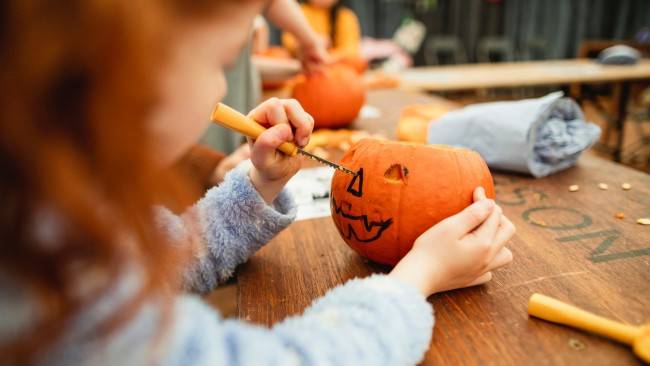 Painting Pumpkin DIY Halloween Decorations